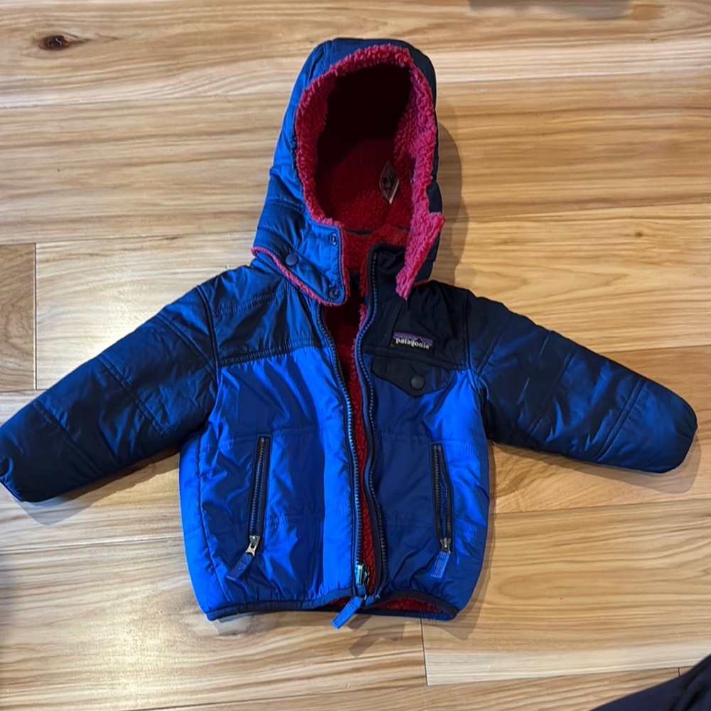 Blue and Red Hooded Patagonia